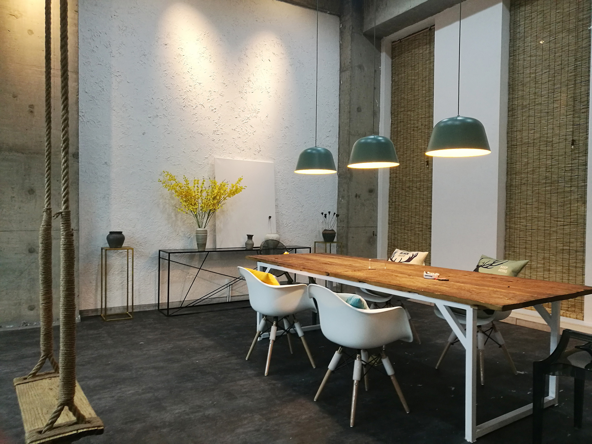 浦東新區(qū)160平辦公室裝修工業(yè)混搭風格設(shè)計-第3張圖片-上海古都建筑設(shè)計集團