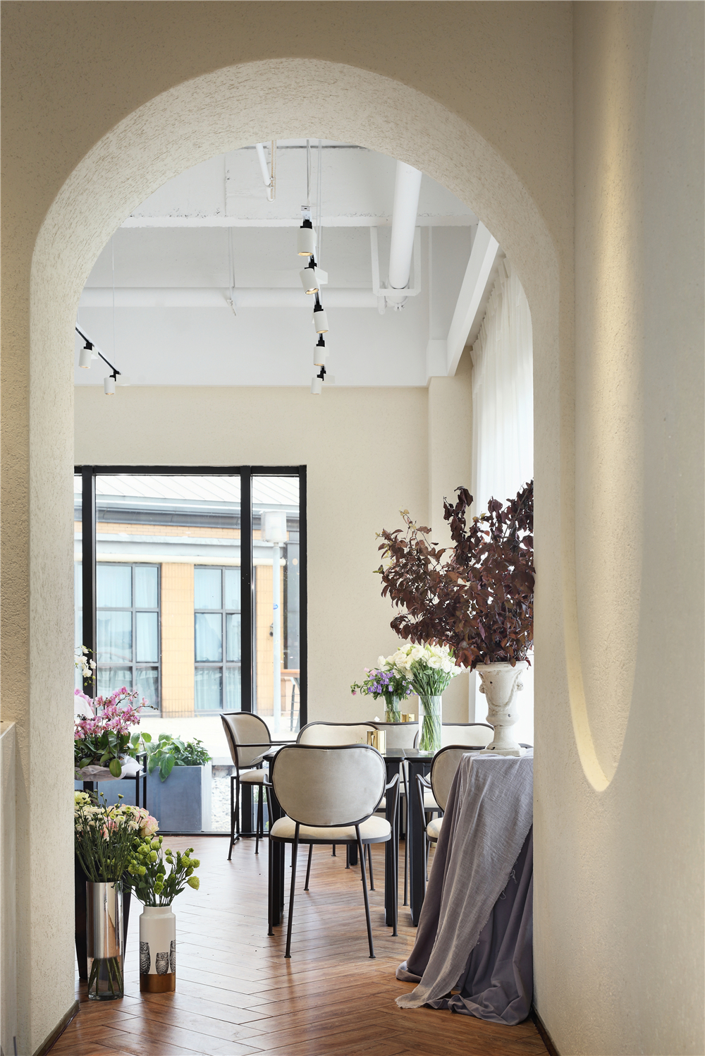 閔行區(qū)100平花店辦公室裝修設計案例-第3張圖片-上海古都建筑設計集團