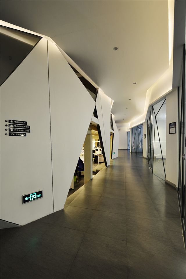 浦東新區(qū)科技風辦公室裝修設(shè)計-第5張圖片-上海古都建筑設(shè)計集團