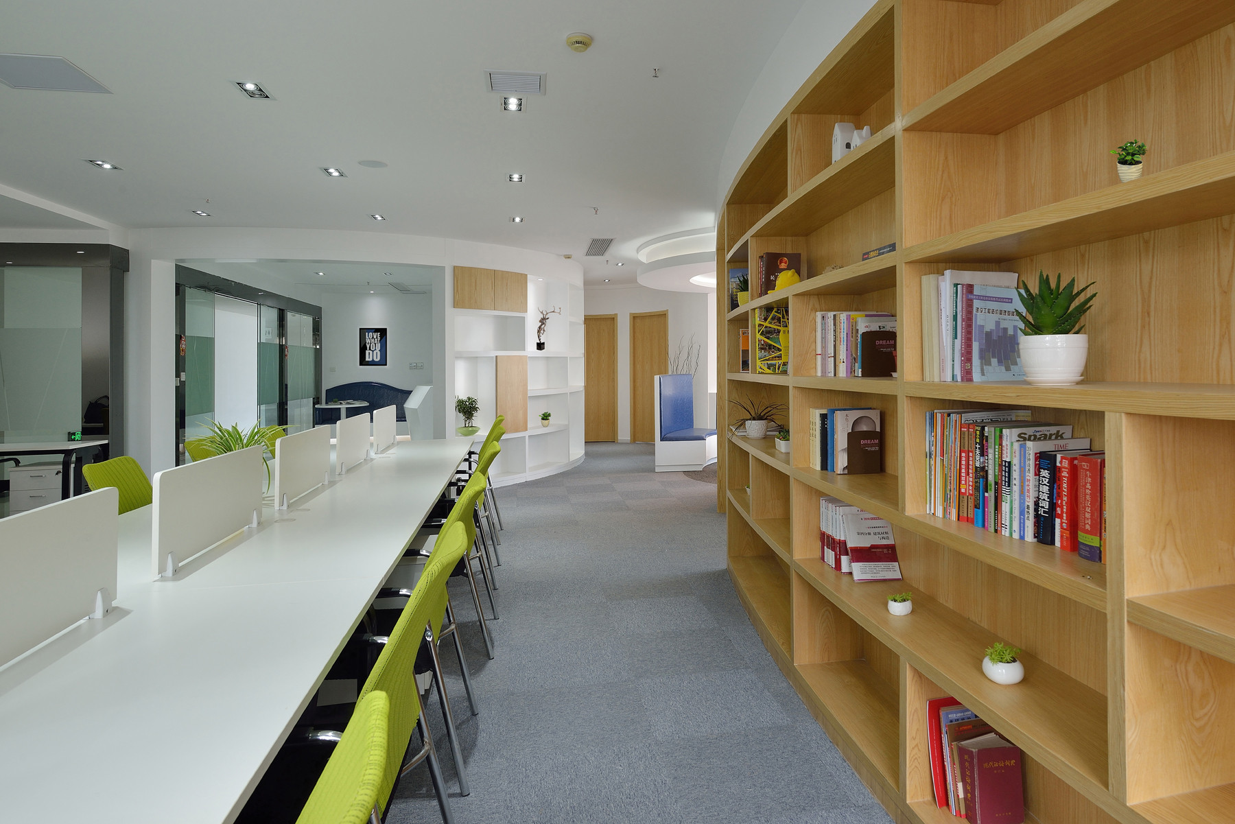 青浦區(qū)辦公室裝修簡約風(fēng)設(shè)計-第3張圖片-上海古都建筑設(shè)計集團(tuán)