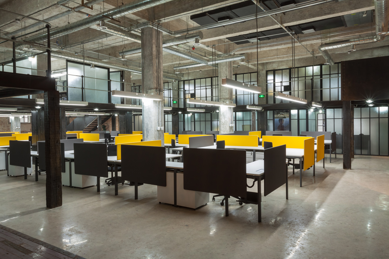 青浦區(qū)工業(yè)風(fēng)開(kāi)闊辦公室裝修設(shè)計(jì)-第2張圖片-上海古都建筑設(shè)計(jì)集團(tuán)