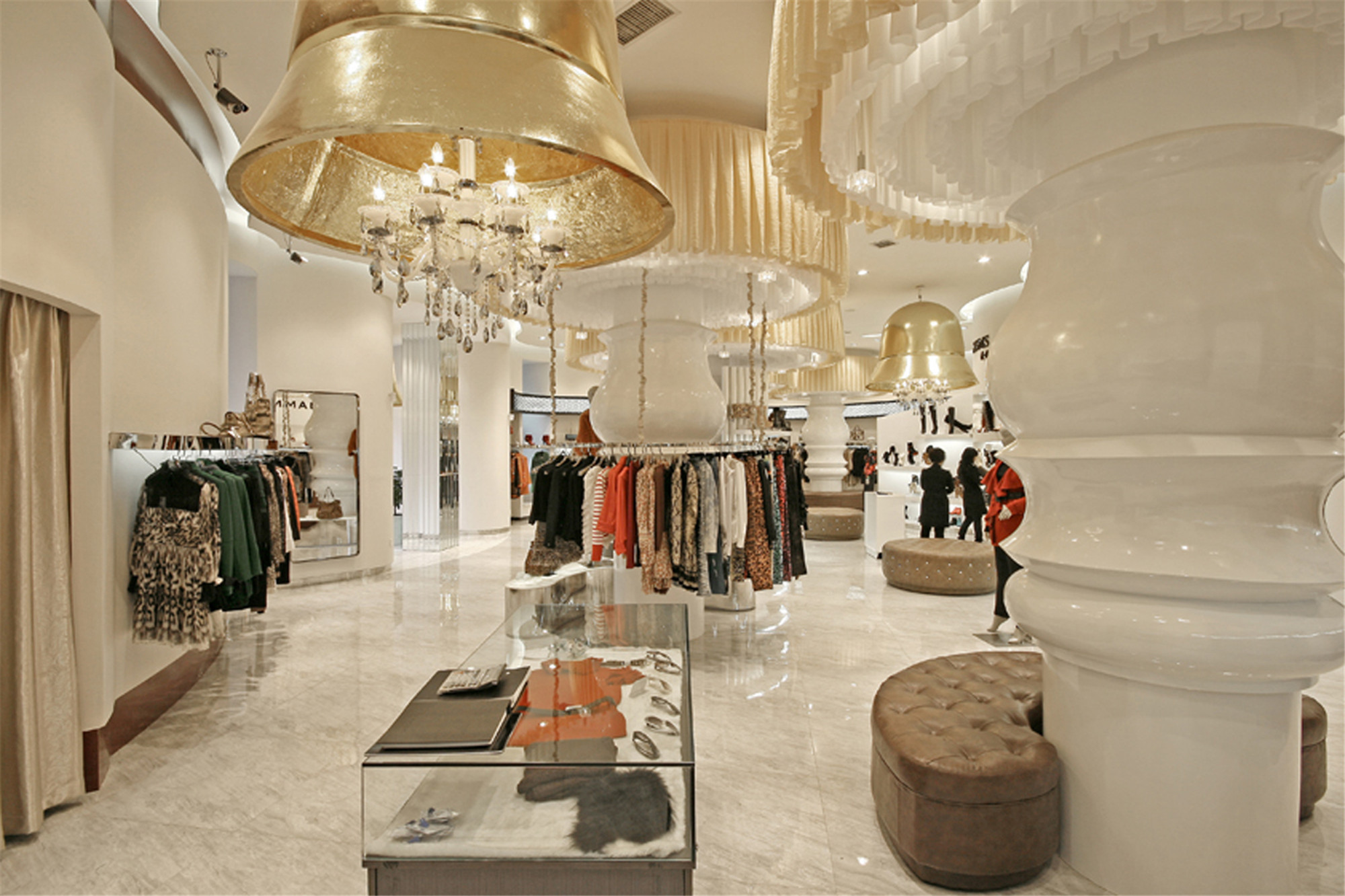 簡(jiǎn)潔明亮服裝店裝修設(shè)計(jì)-第1張圖片-上海古都建筑設(shè)計(jì)集團(tuán)