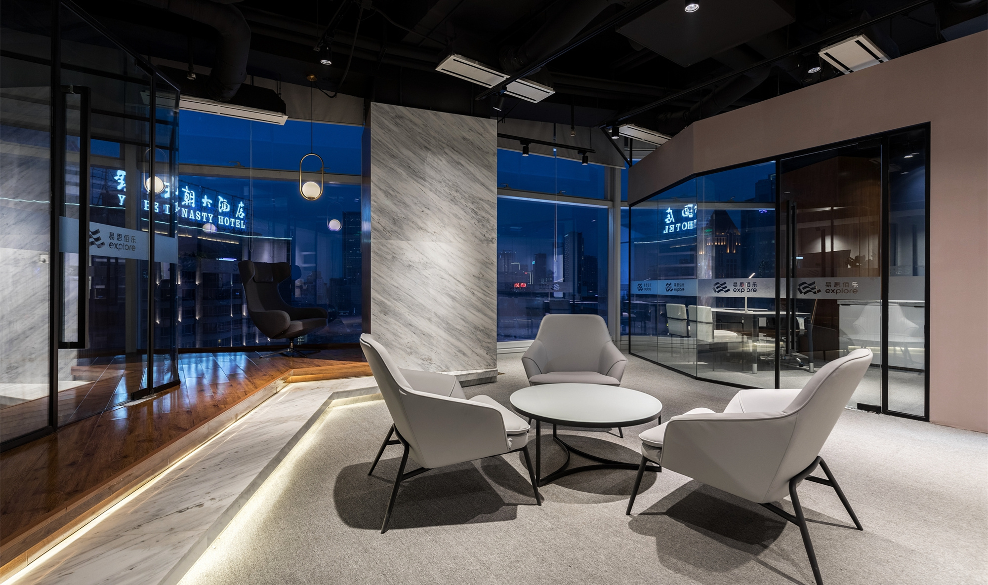 白色極簡辦公室裝修設(shè)計-第3張圖片-上海古都建筑設(shè)計集團(tuán)