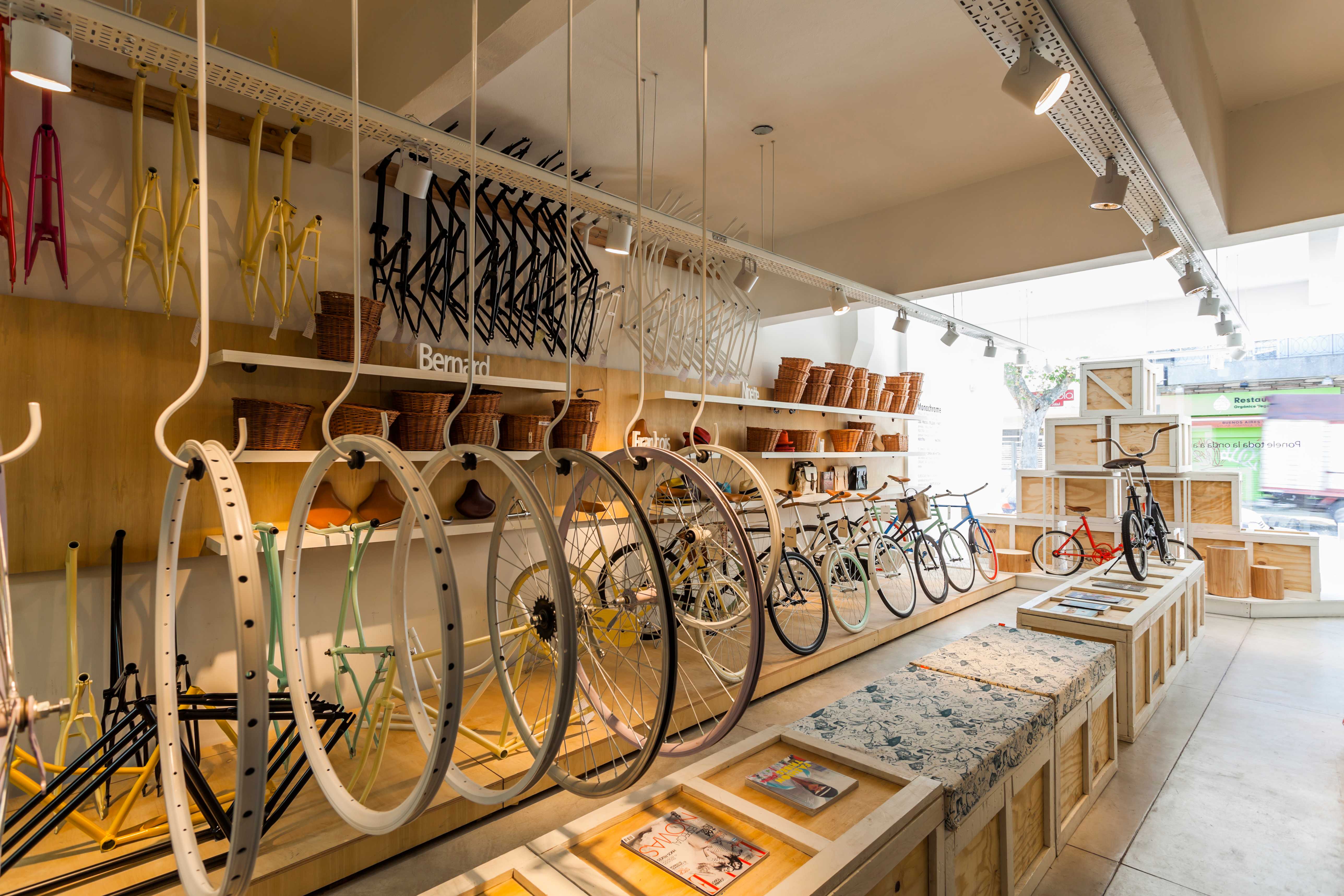 原木簡約風格自行車店裝修設(shè)計-第2張圖片-上海古都建筑設(shè)計集團