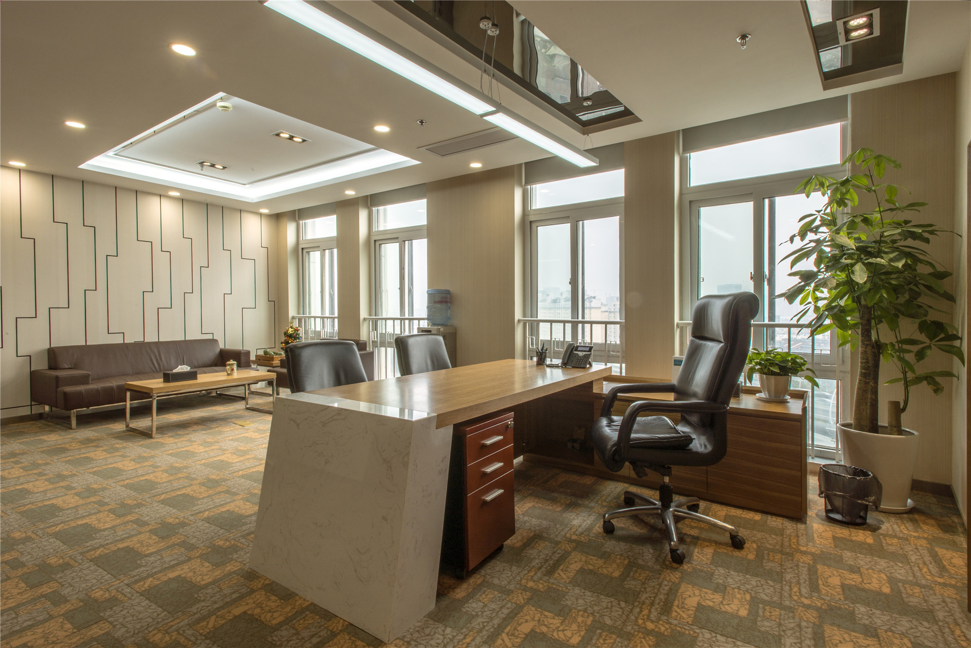 簡(jiǎn)約流暢風(fēng)格寫(xiě)字樓裝修設(shè)計(jì)-第5張圖片-上海古都建筑設(shè)計(jì)集團(tuán)
